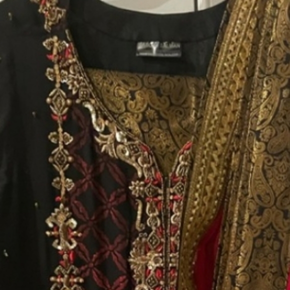 Designer SALMAN SAROSH Wedding Shalwar Kameez Dupatta - Picture 3 of 5